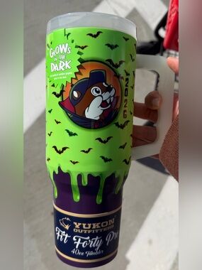 Buc-ees 2026 Halloween glow in the dark tumbler -new